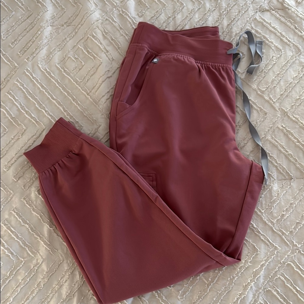 Figs jogger set